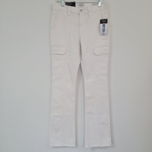 Sofia Jeans Marisol Bootcut White Mid Rise Cargo Jeans Size 6 NWT - Picture 1 of 9